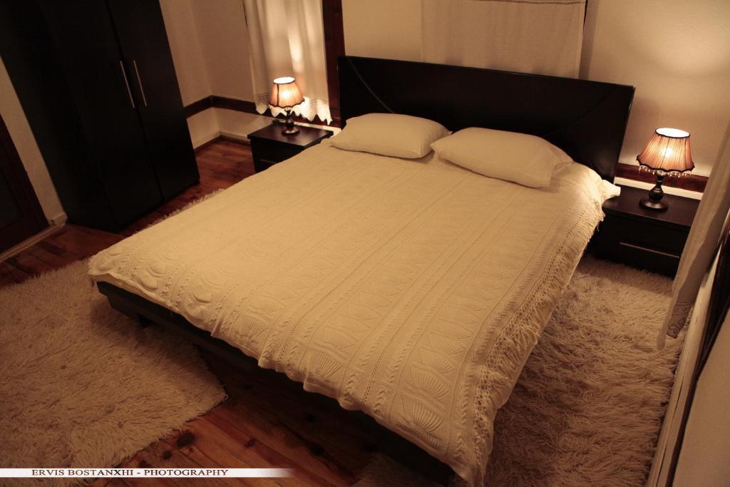 Guest House Bujtina Leon Korce Zimmer foto