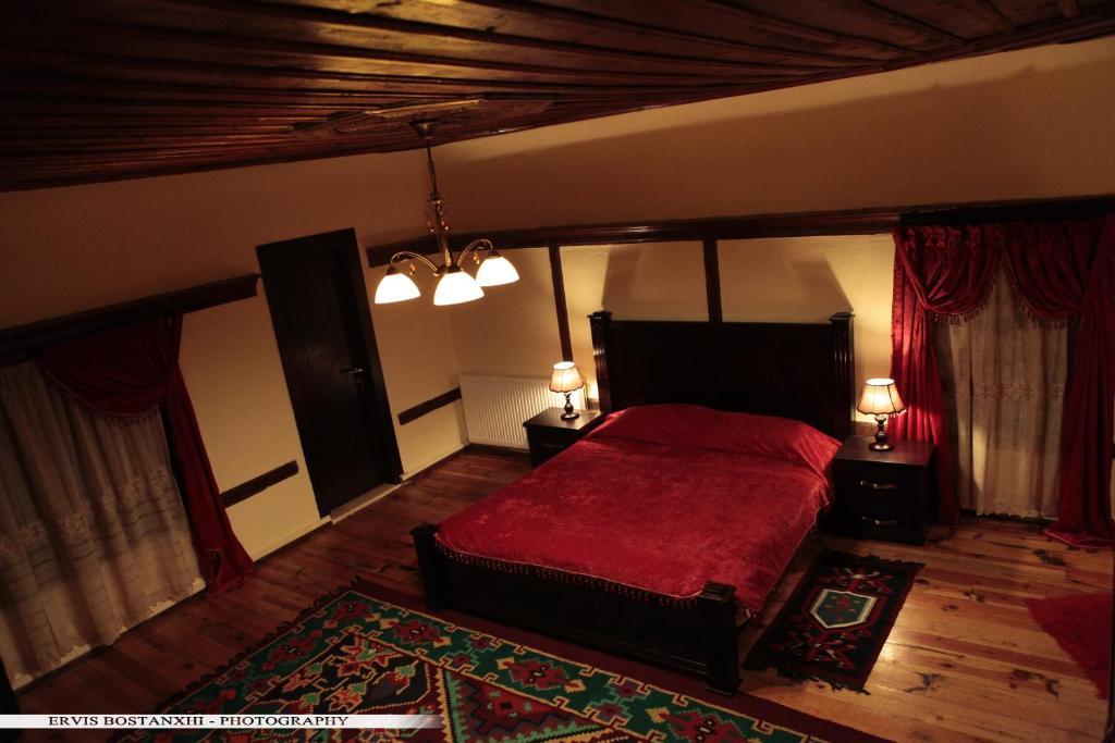 Guest House Bujtina Leon Korce Zimmer foto