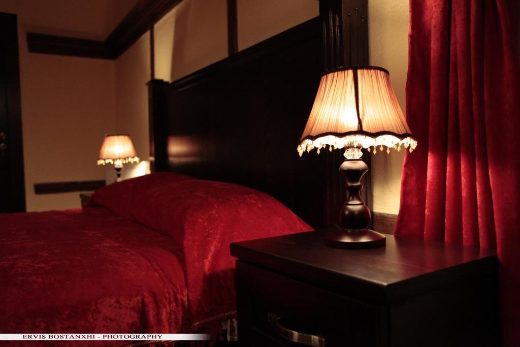 Guest House Bujtina Leon Korce Zimmer foto